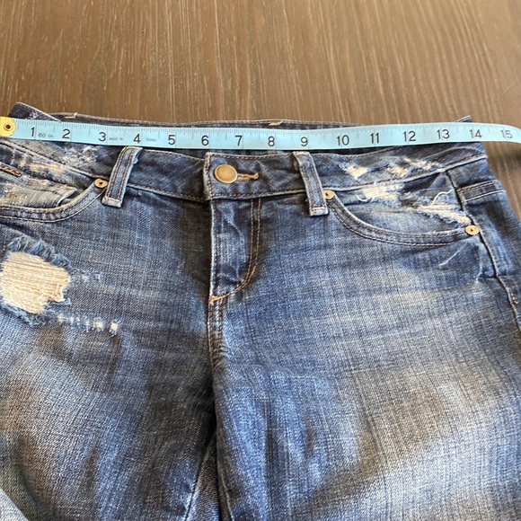 Joe’s jeans, Capri pants with raw hemline and distressing throughout. Size 25. - Picture 8 of 10